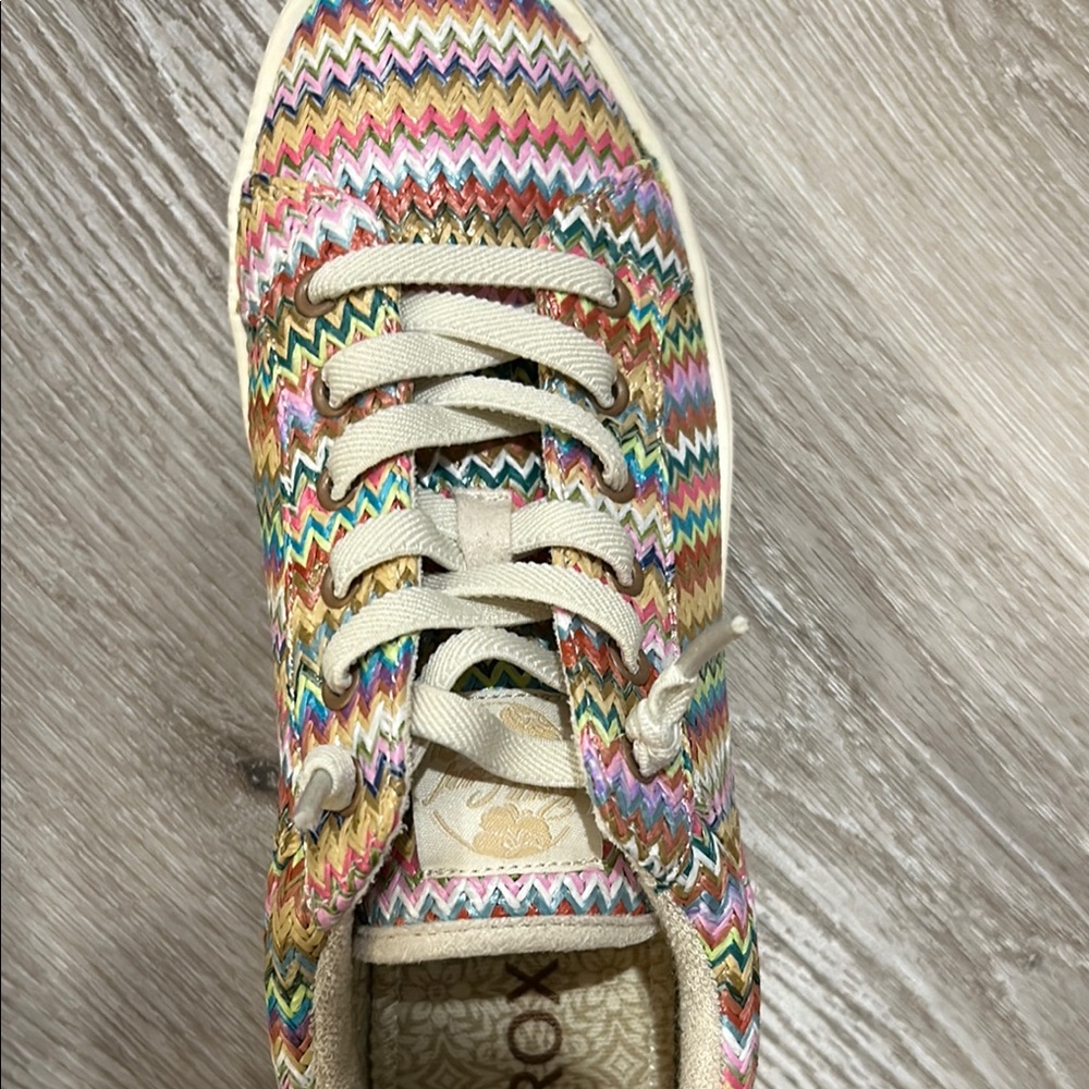 Colorful Zigzag Pattern Sneakers - Picture 5 of 6
